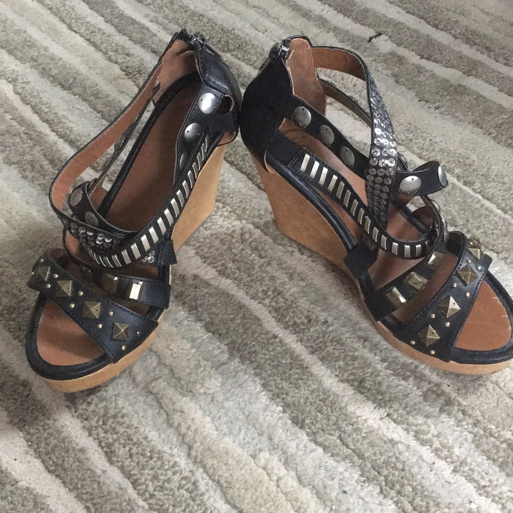 Size 6 strapped Candies wedge sandal
